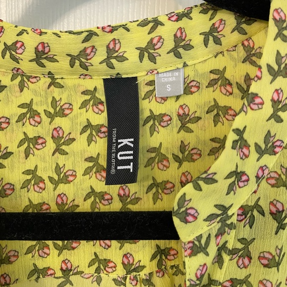 Kut from the Kloth Sheer Yellow Floral Top size Small - Picture 2 of 6